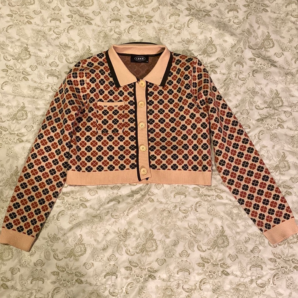 Cider, cardigan, very soft, like brand new, great quality, cropped